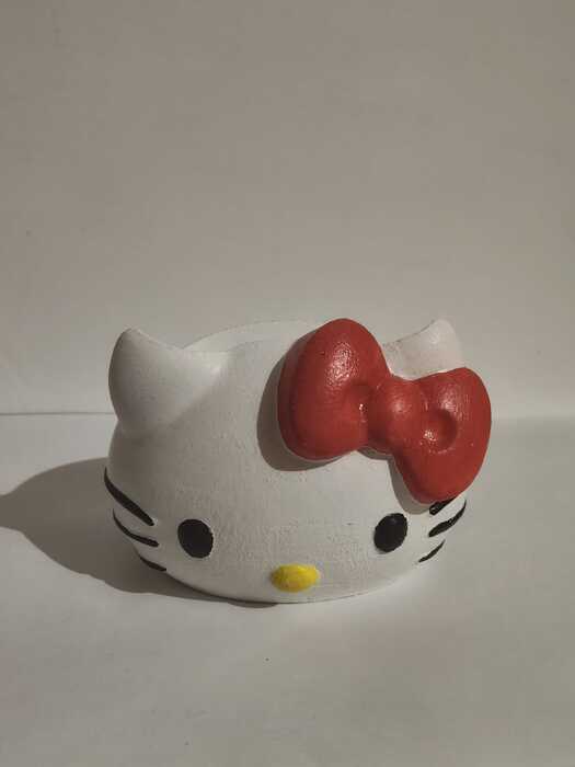 porta controller hello kitty stampato in 3d e colorato a mano